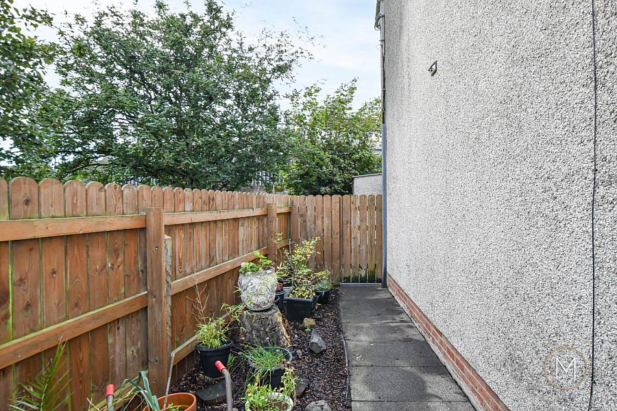 32 Menin Road