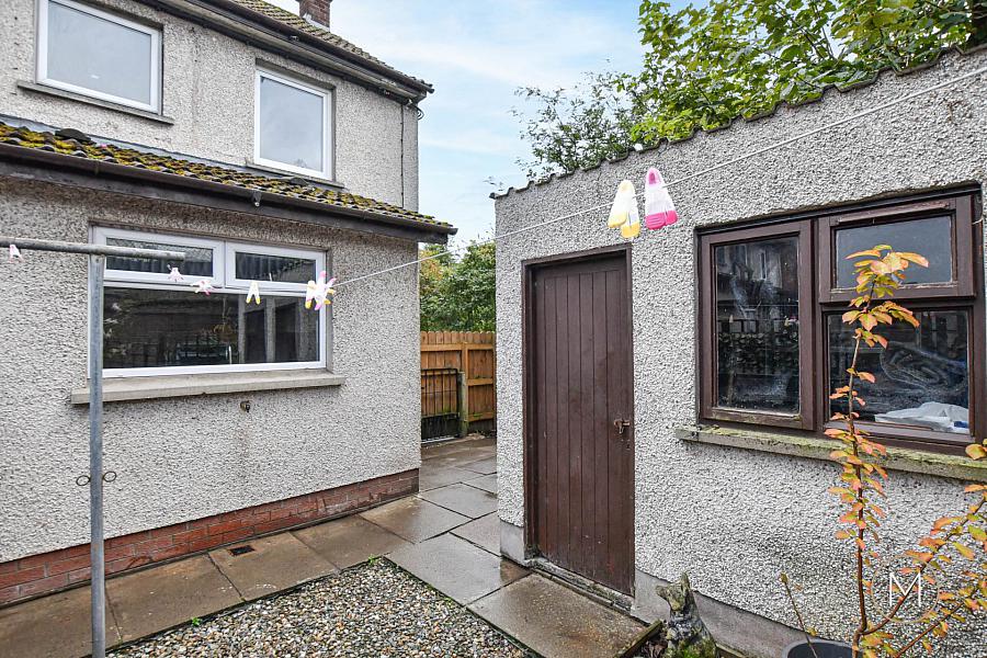 32 Menin Road