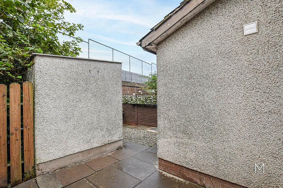 32 Menin Road