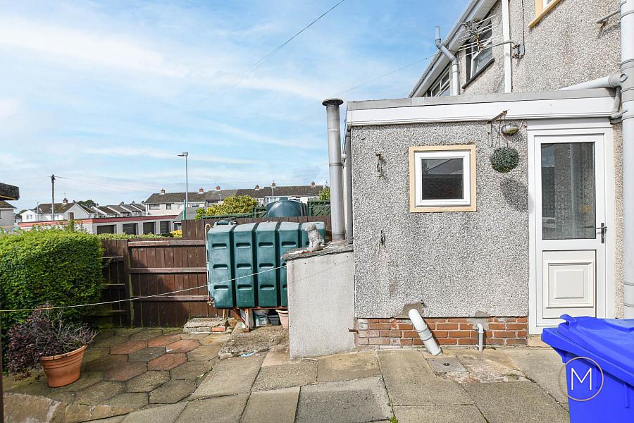 13 Thistlewood Crescent
