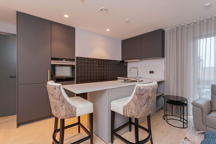 Apt 6 Fx Montgomery Street