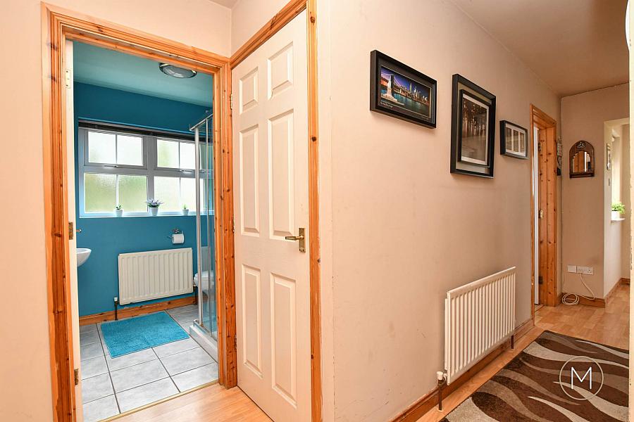 8 Greenvale Manor