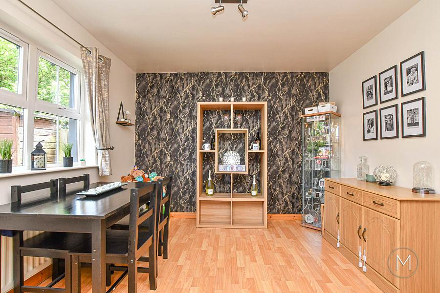 8 Greenvale Manor