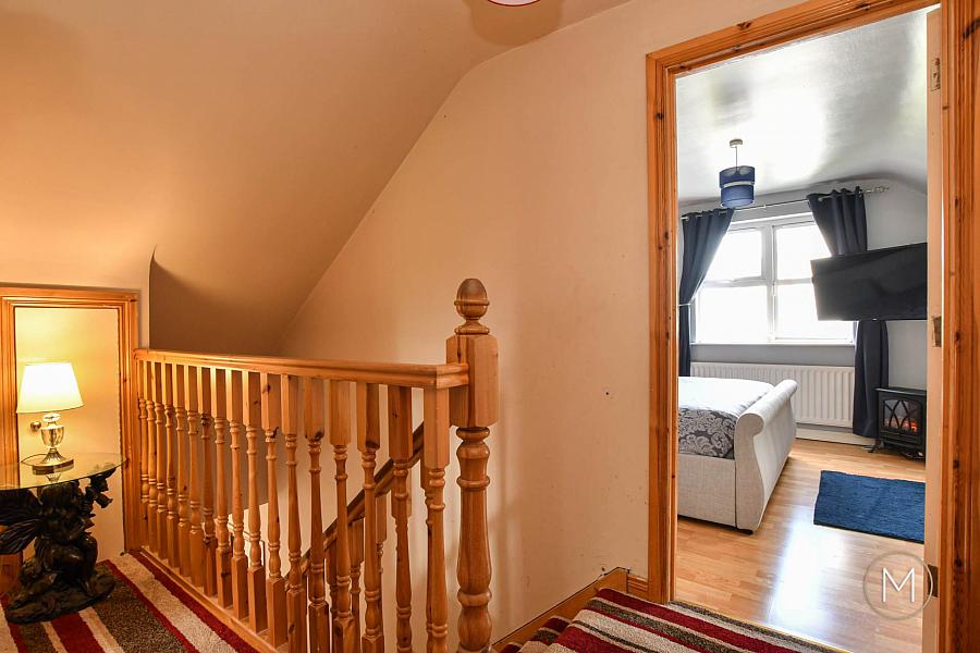 8 Greenvale Manor