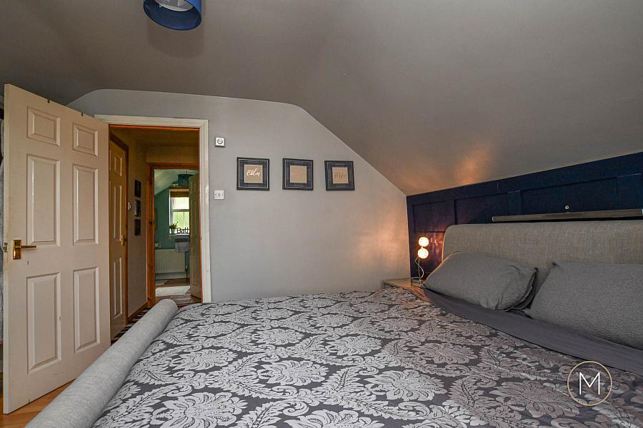 8 Greenvale Manor