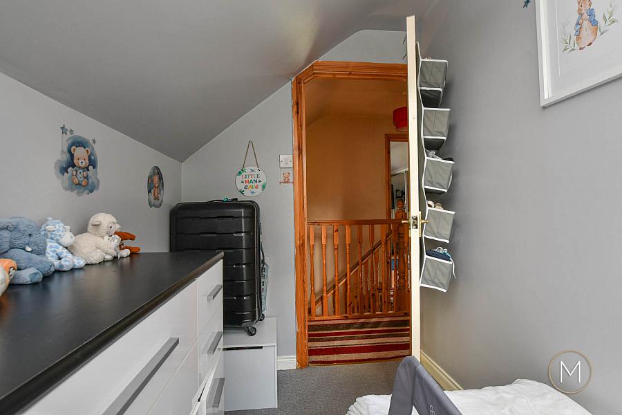 8 Greenvale Manor