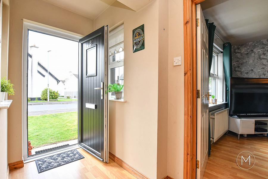8 Greenvale Manor