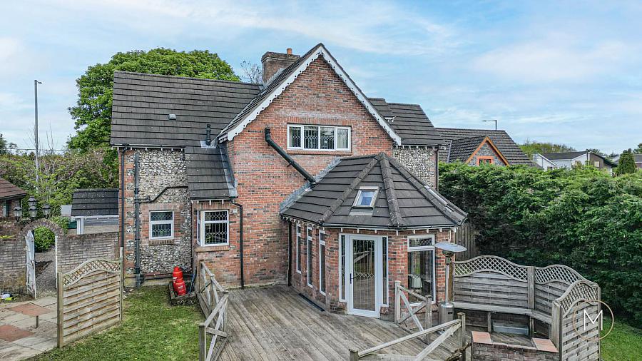 113 Belfast Road