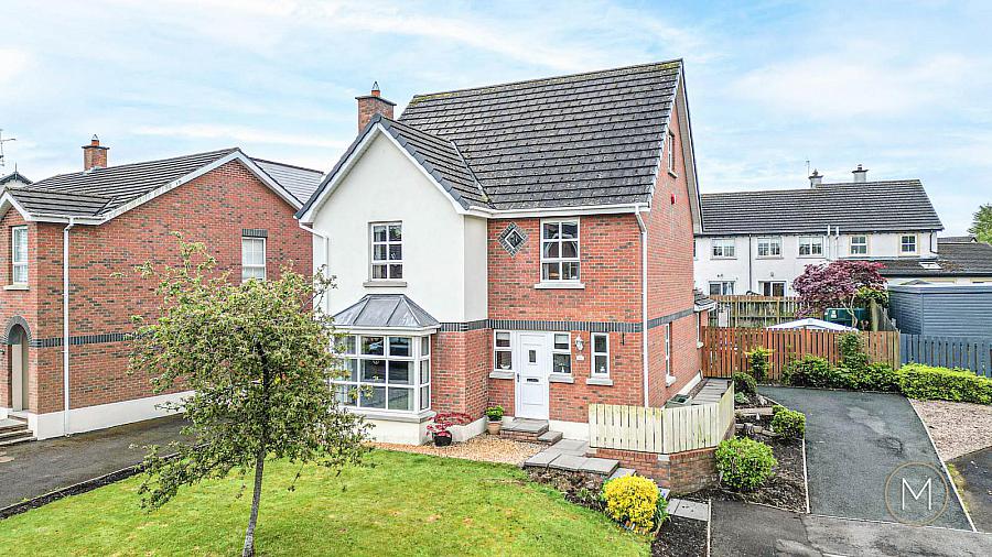 11 Greenvale Manor
