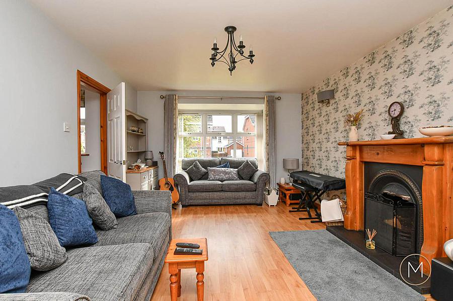 11 Greenvale Manor