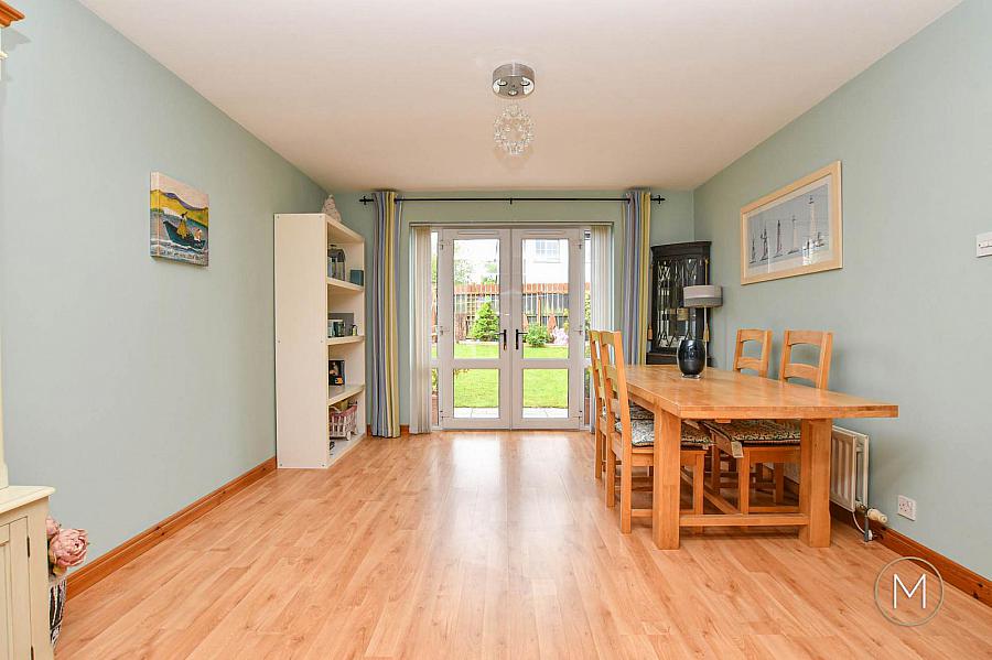 11 Greenvale Manor