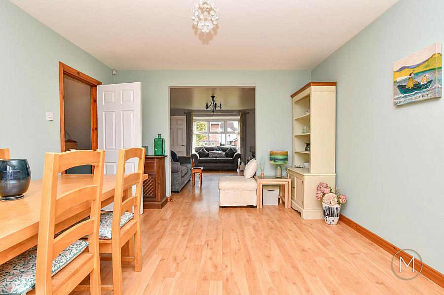 11 Greenvale Manor