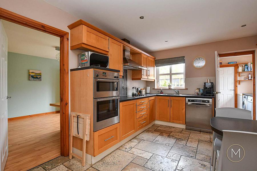 11 Greenvale Manor