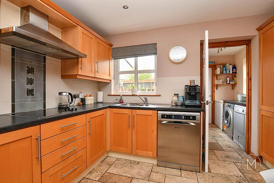 11 Greenvale Manor