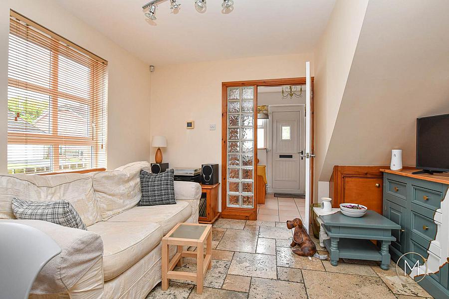 11 Greenvale Manor