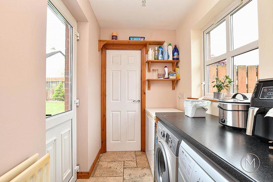 11 Greenvale Manor