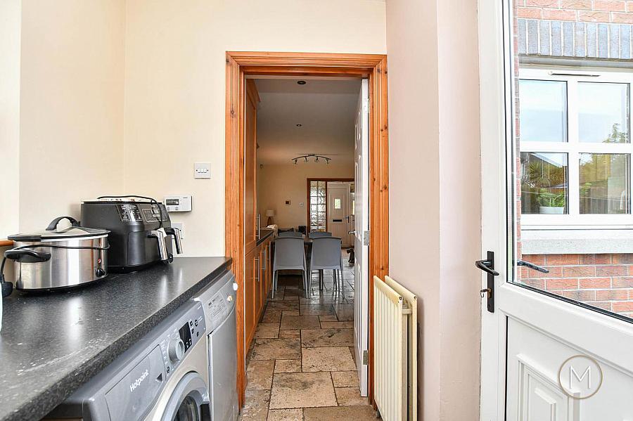 11 Greenvale Manor