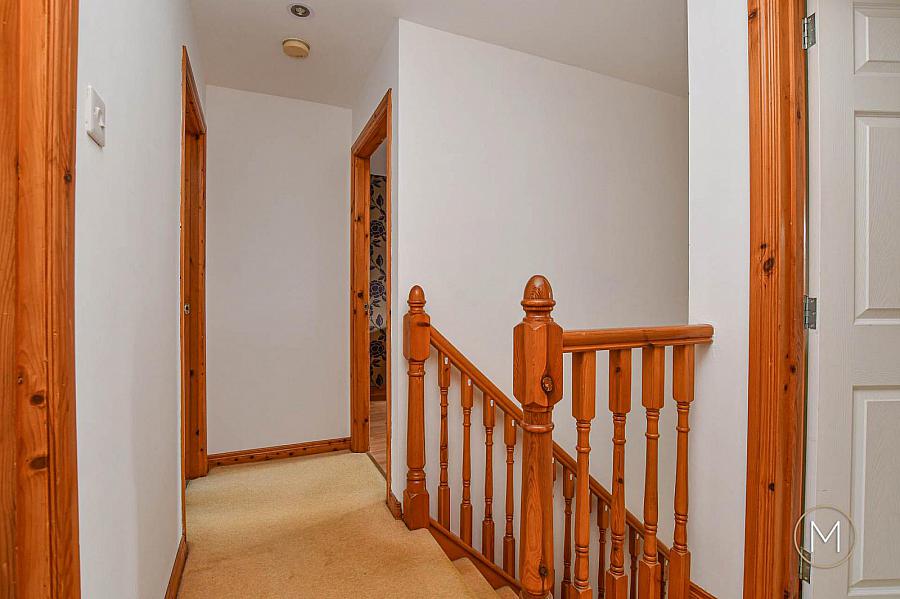 11 Greenvale Manor
