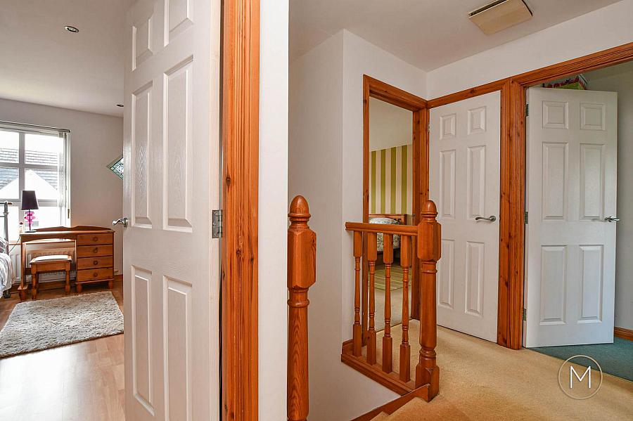11 Greenvale Manor