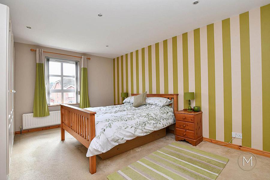 11 Greenvale Manor