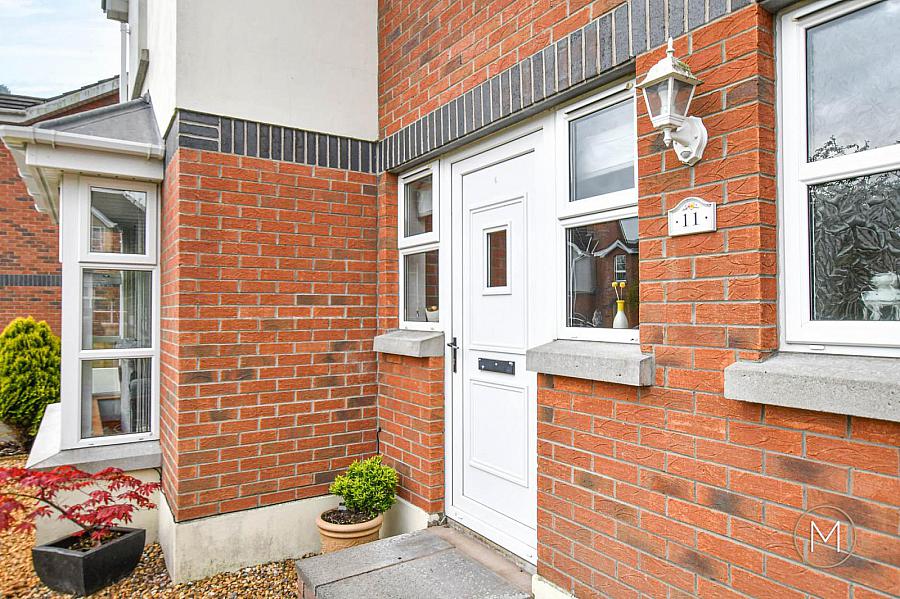 11 Greenvale Manor