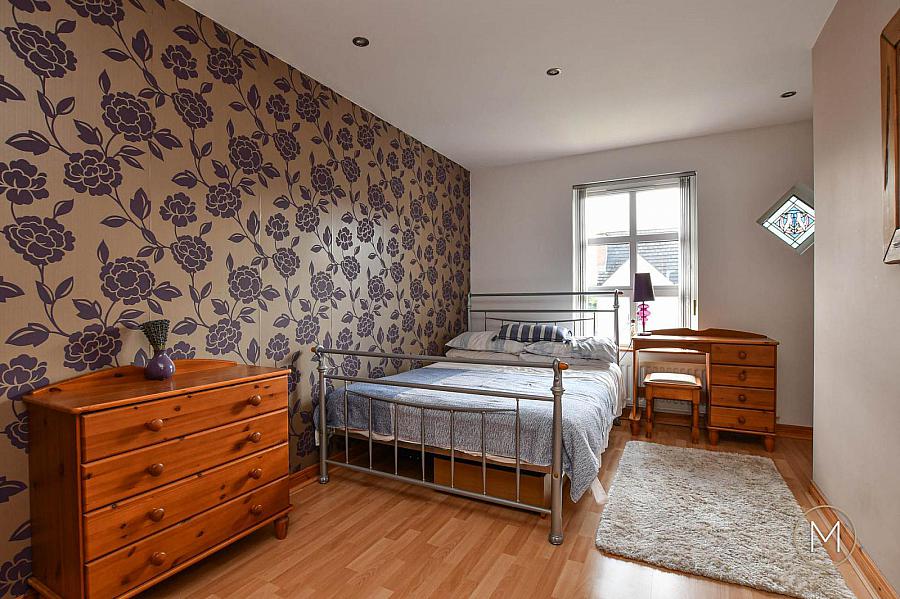 11 Greenvale Manor