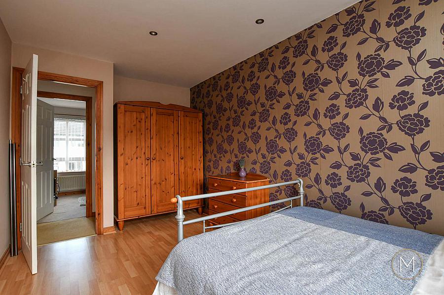 11 Greenvale Manor