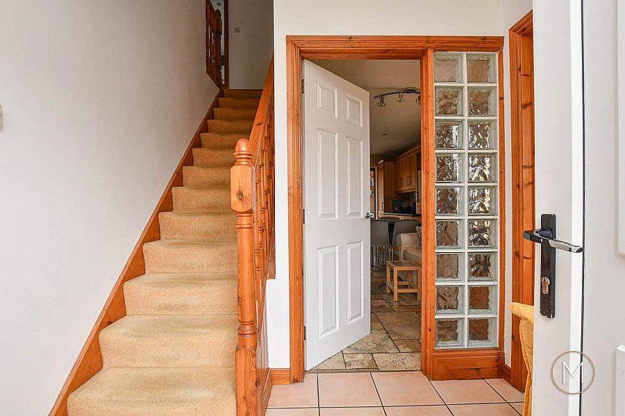 11 Greenvale Manor