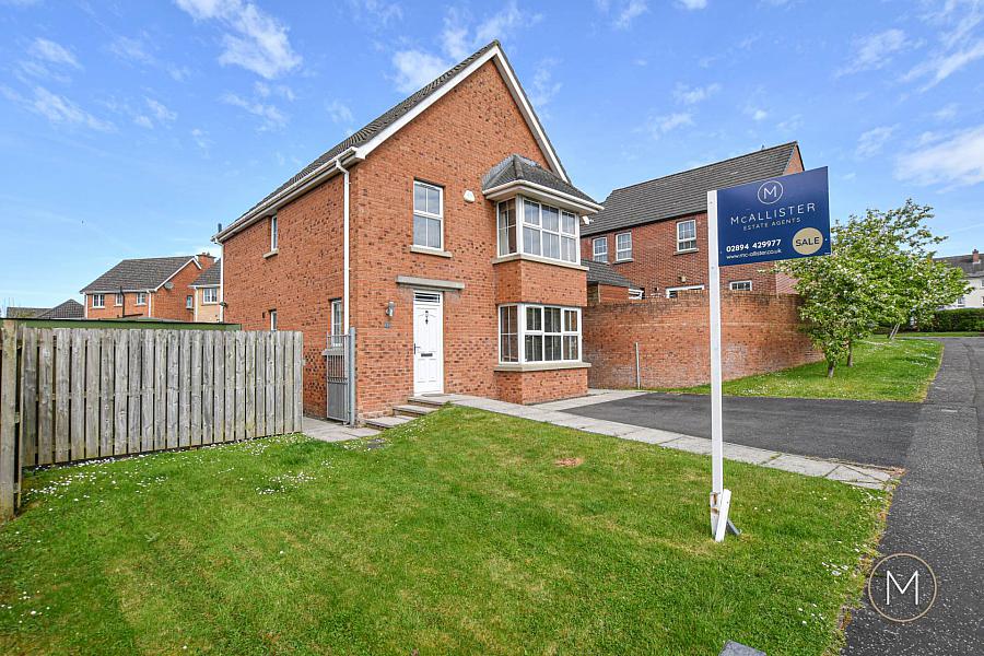1 Carnbeg Square