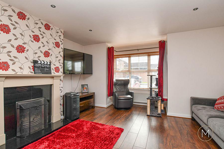 1 Carnbeg Square
