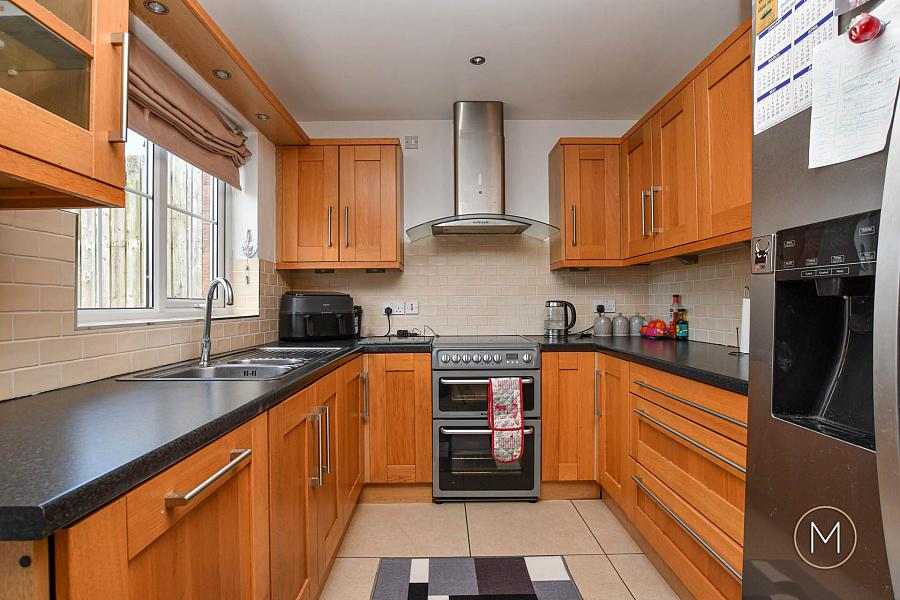 1 Carnbeg Square