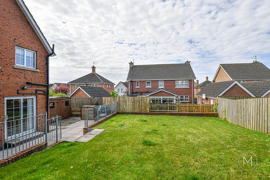 1 Carnbeg Square