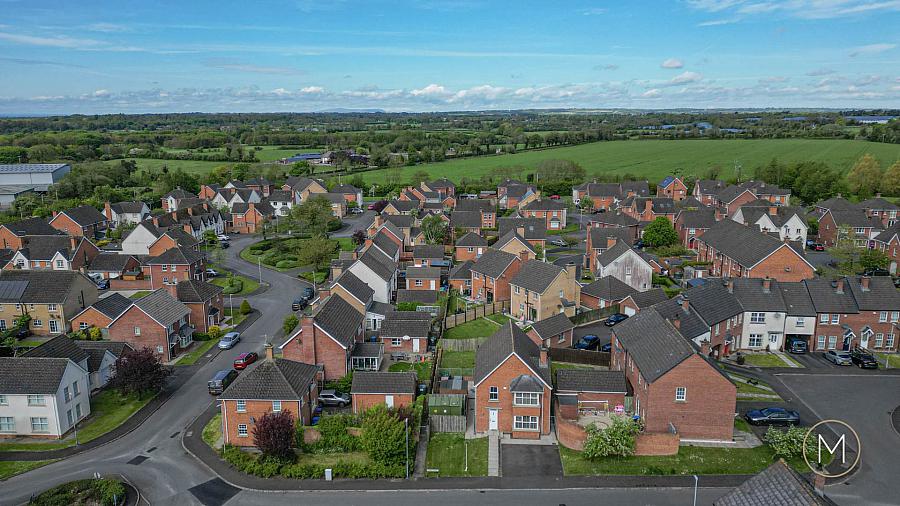 1 Carnbeg Square