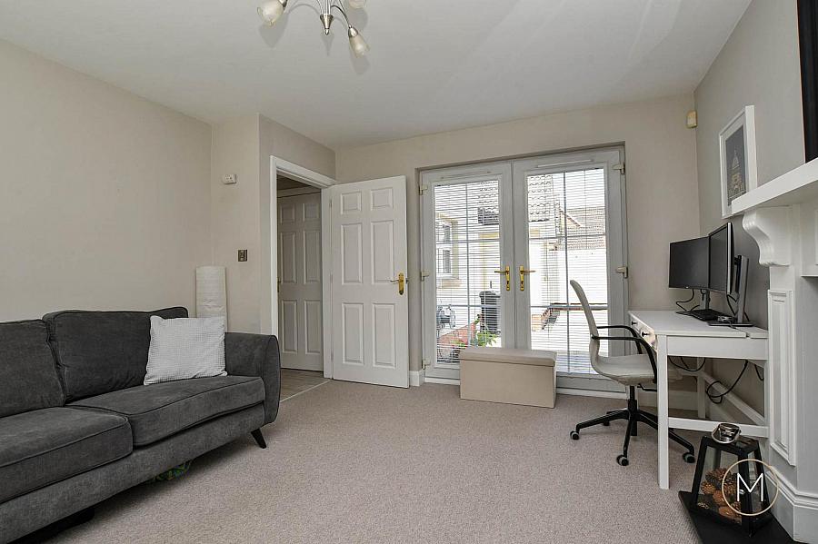 25 Carnbeg Avenue