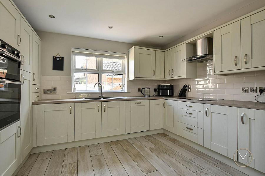 25 Carnbeg Avenue