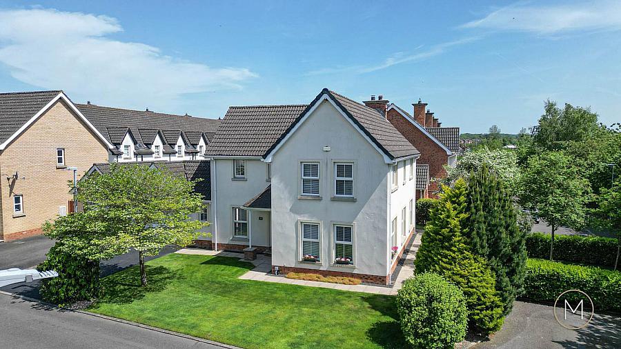 25 Carnbeg Avenue