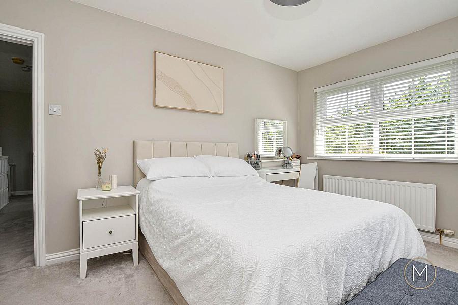 25 Carnbeg Avenue