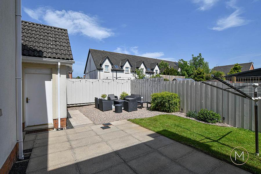 25 Carnbeg Avenue