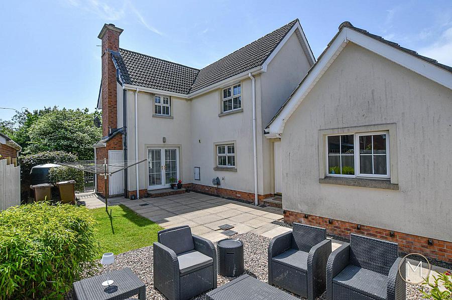 25 Carnbeg Avenue