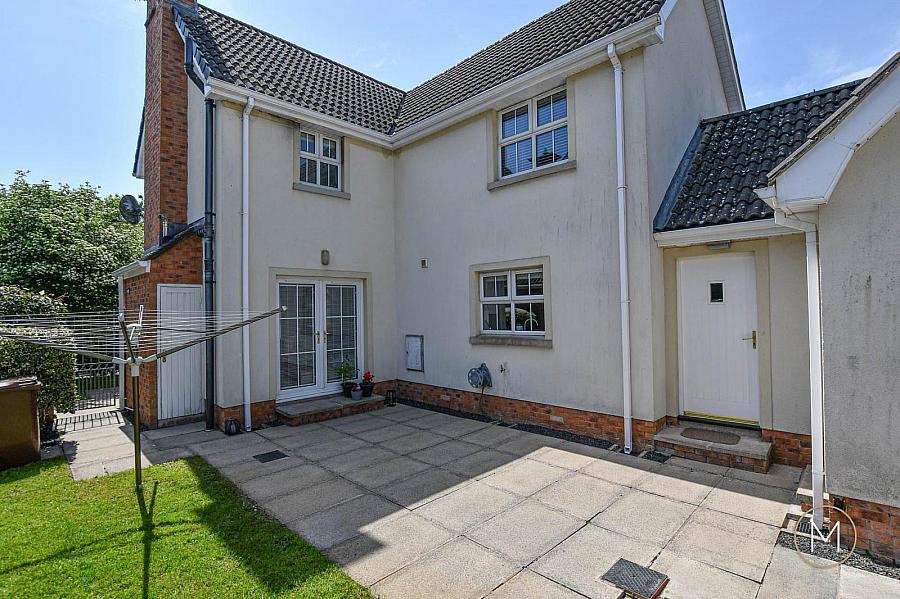 25 Carnbeg Avenue
