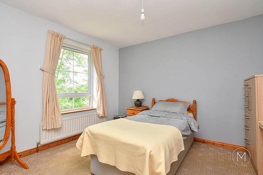 33 Greenvale Manor