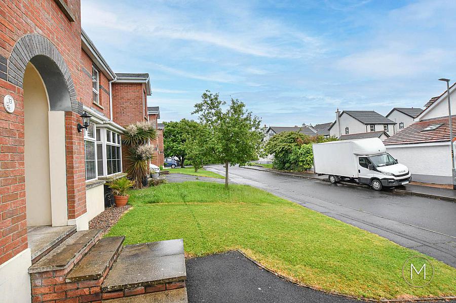 33 Greenvale Manor
