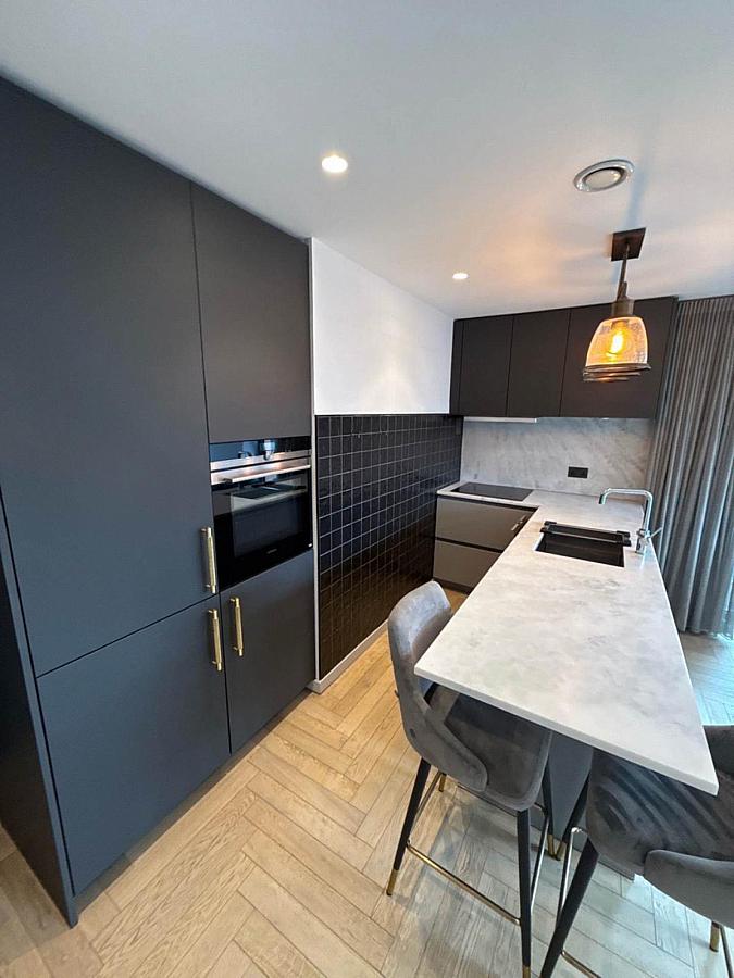 Apt 16 Fx, Apt 16 Fx Montgomery Street