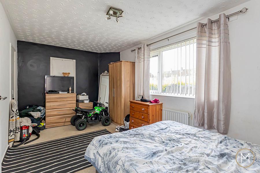 8a Greenview Way