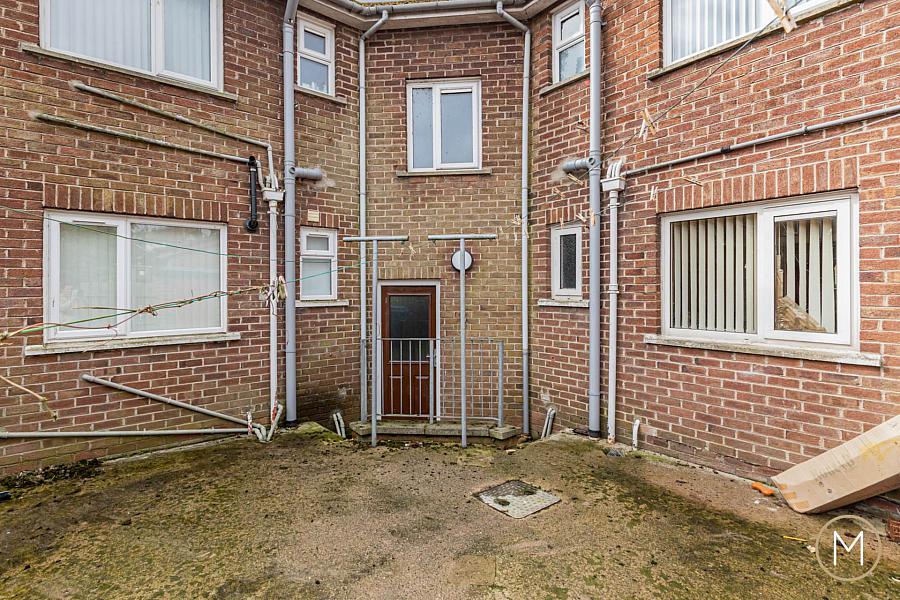 8a Greenview Way