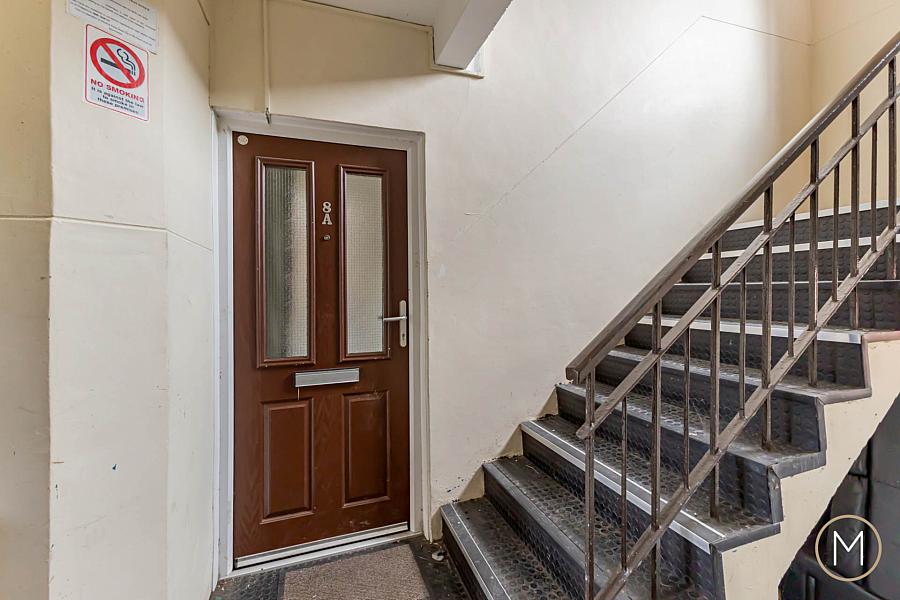 8a Greenview Way
