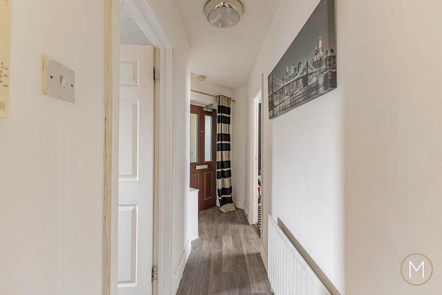 8a Greenview Way