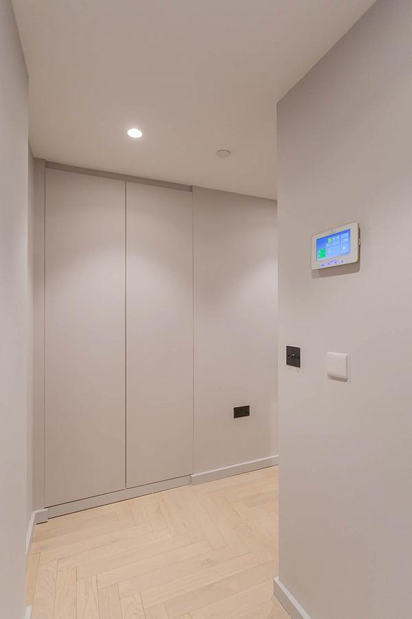 Apt 6 Fx Montgomery Street