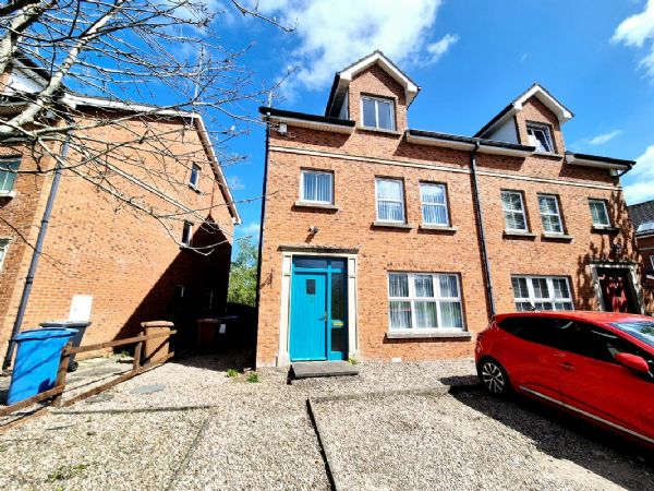 11 Highfield Close 11 Highfield Close