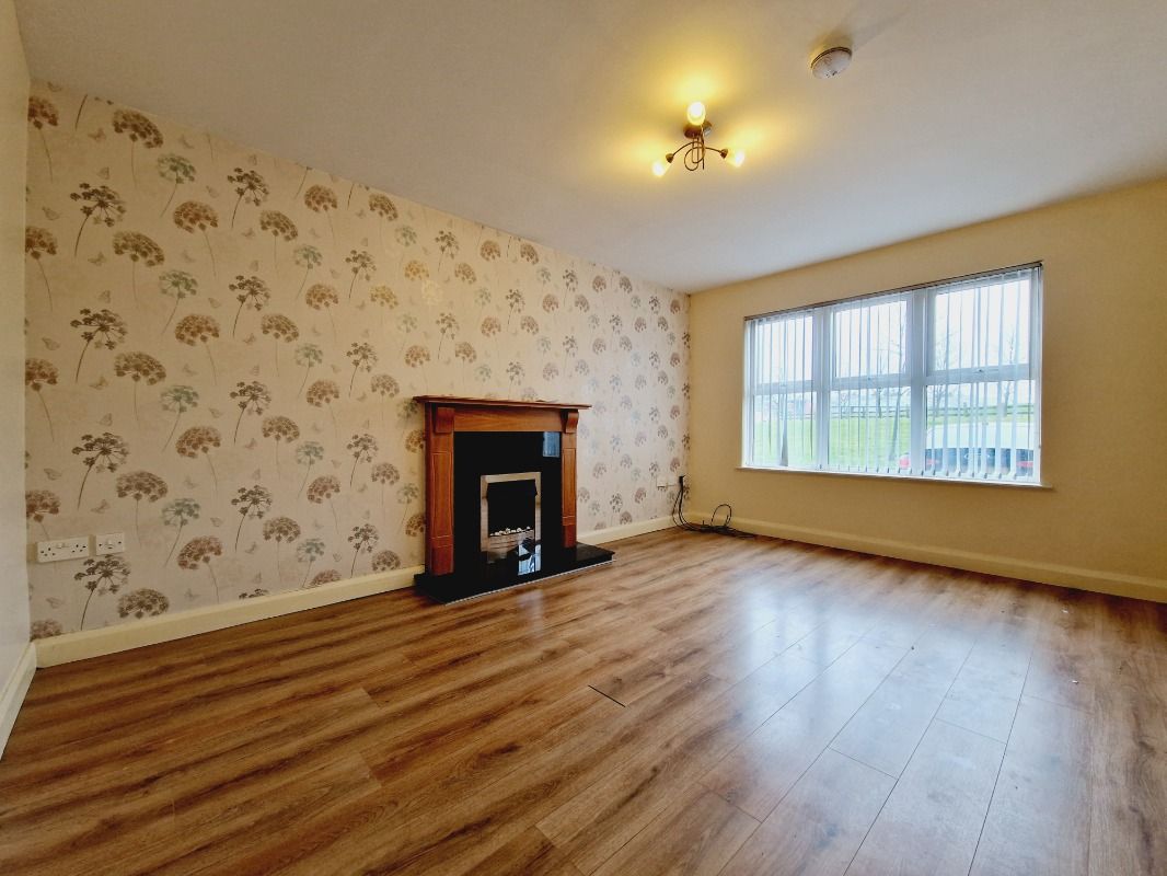11 Highfield Close 11 Highfield Close